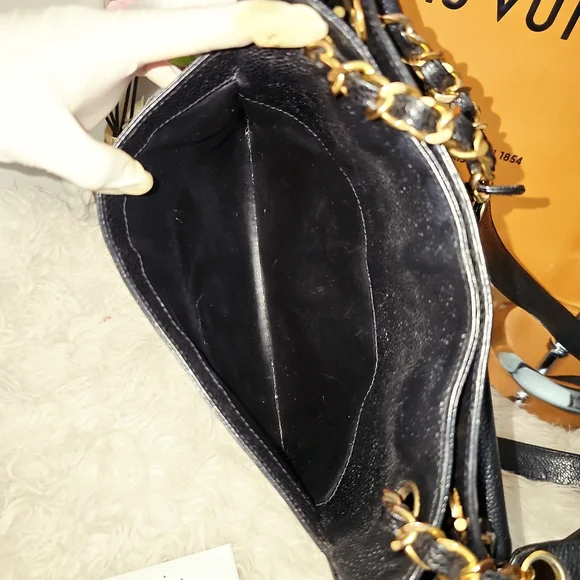 Chanel Caviar Leather Shoulder Bag - Picture 14 of 16